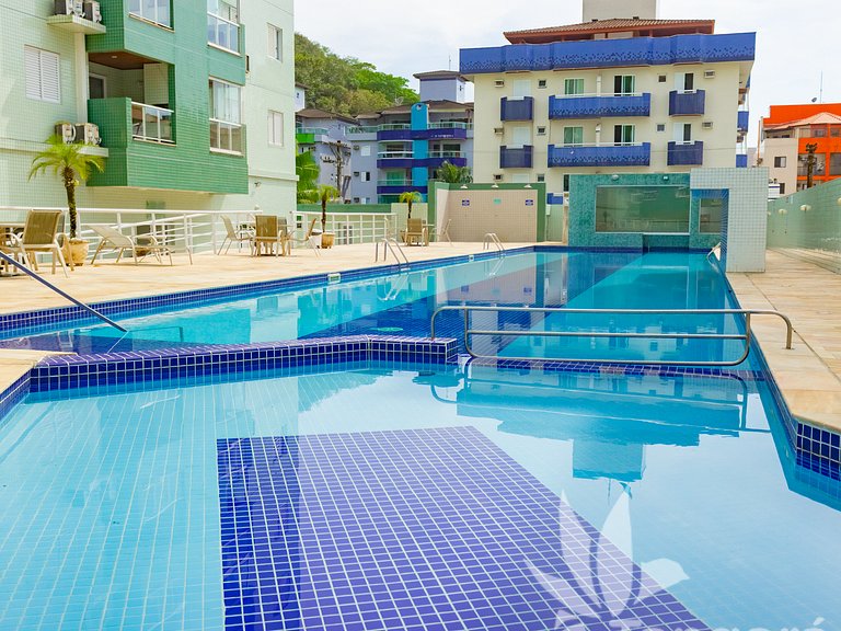 Apê completo • Piscina aquecida • 350m praia