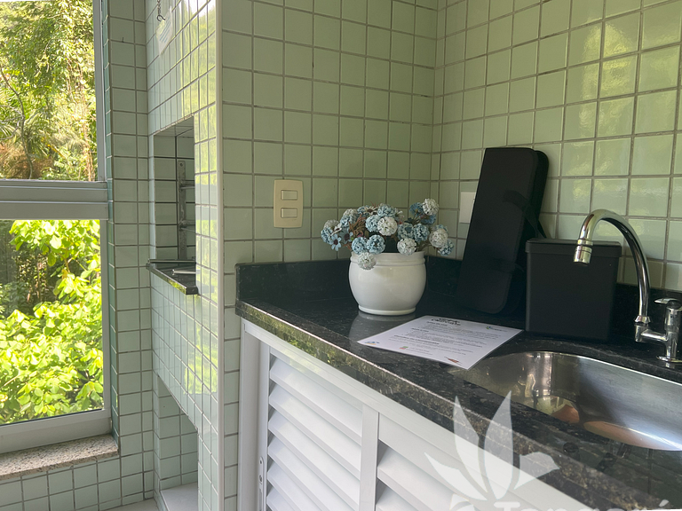 Apê completo • Piscina aquecida • 350m praia