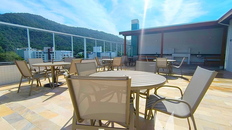 Apartamentos 300m Praia das Toninhas - com vista para o mar