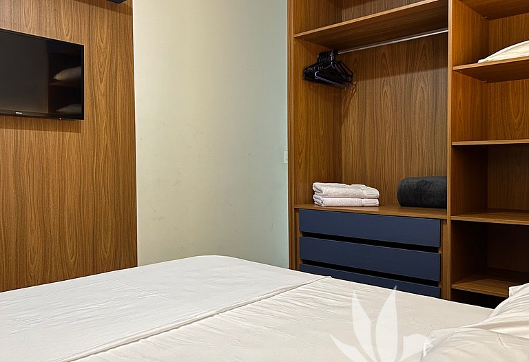 Apê completo • Piscina aquecida • 350m praia